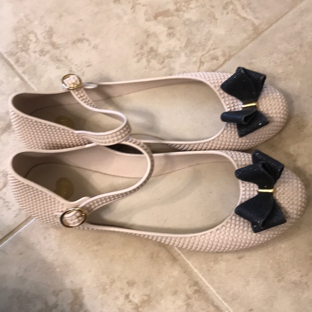 Bow jelly flats